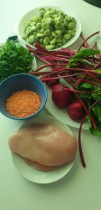 Przepis na botwinkę z makaronem i kurczakiem