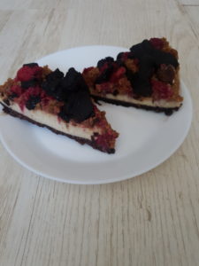 bezglutenowe i wegańskie ciasto orzechowo-czekoladowo-malinowe