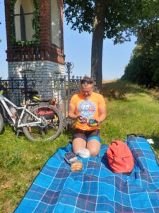 drugie śniadanie przy kapliczce